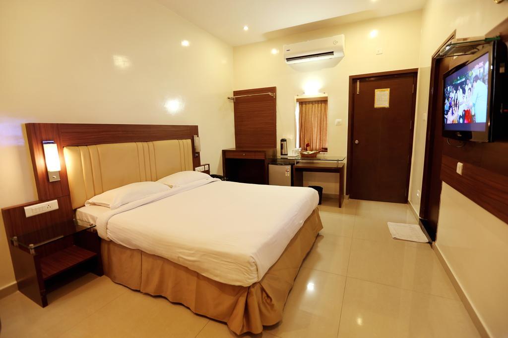 Hotel Swagath Grand Nagole Хайдарабад Номер фото
